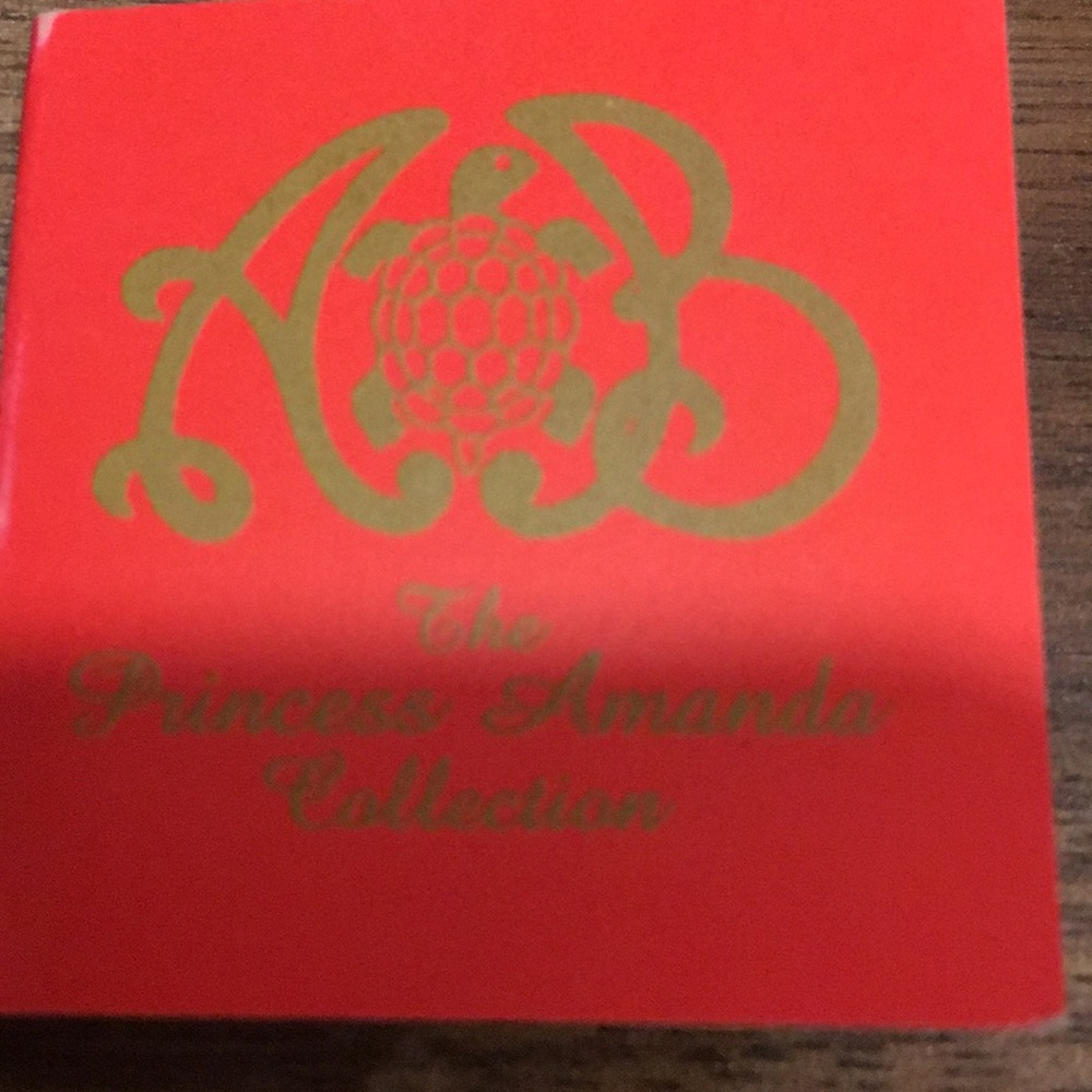 Princess Amanda hinged bangle - Picture 4 of 4